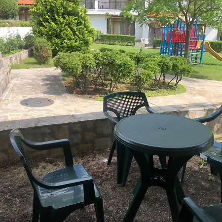 1 Bedroom By Pool At The Vineyards Aheloy